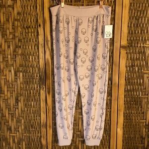 NWT Chaser Skull and Hearts Lounge Jogger Sweat Pants